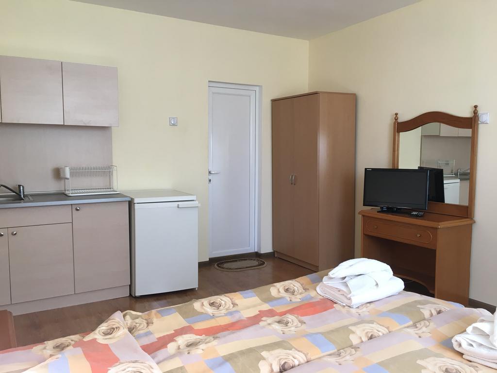Triglav Edelweiss Guest House Pavel Banya Buitenkant foto